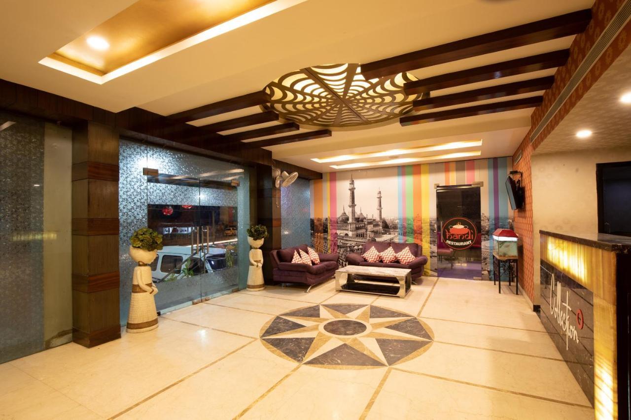 Oyo 79355 Collection O Hotel Adona Meenangadi Екстериор снимка